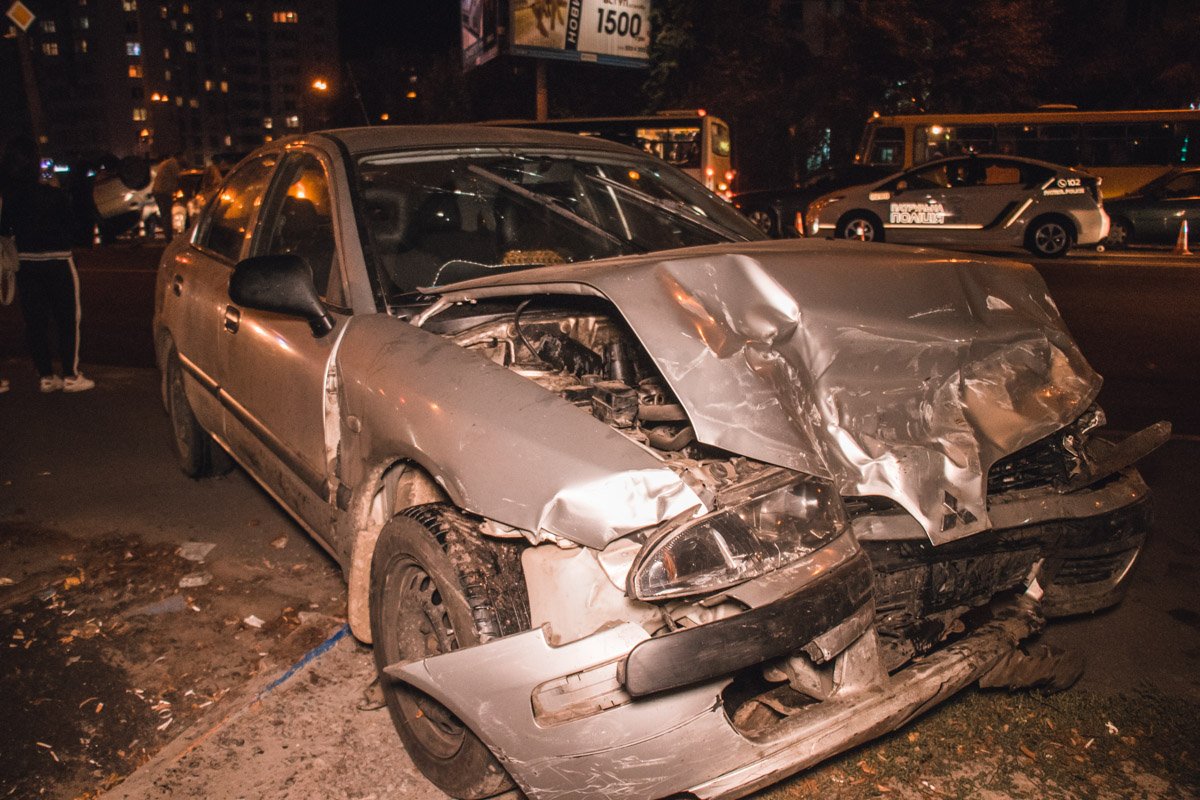 В результате ДТП пострадала девушка из Mitsubishi