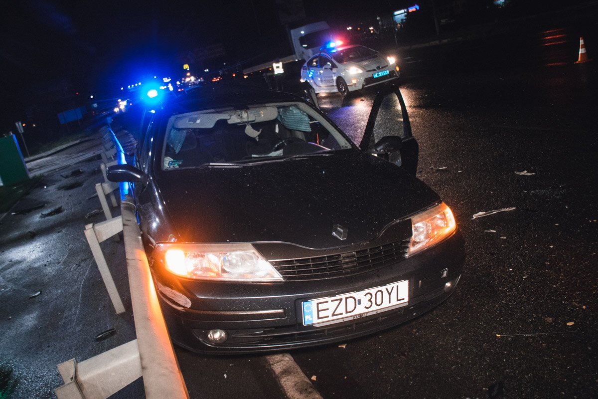 В ночь на 23 сентября в Киеве на Кольцевой дороге возле Жулянского моста произошло ДТП с потерпевшими