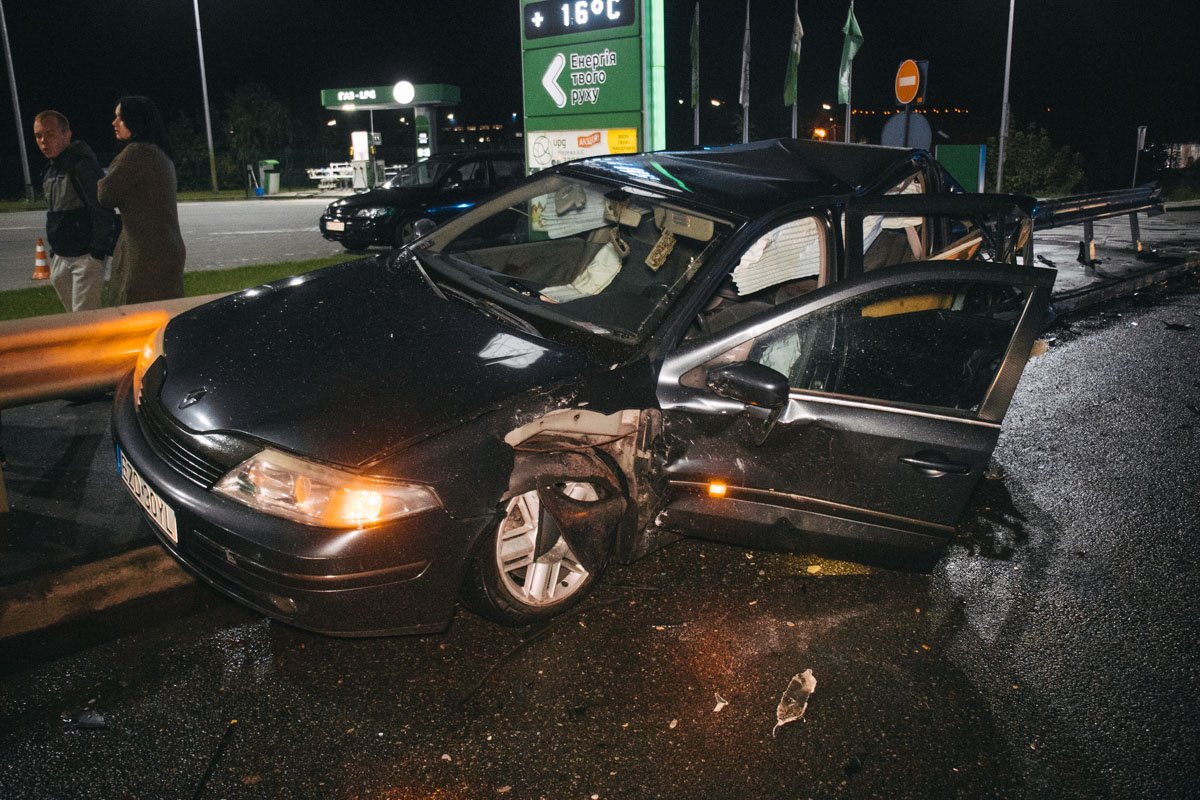 Водителя Renault госпитализировали в больницу