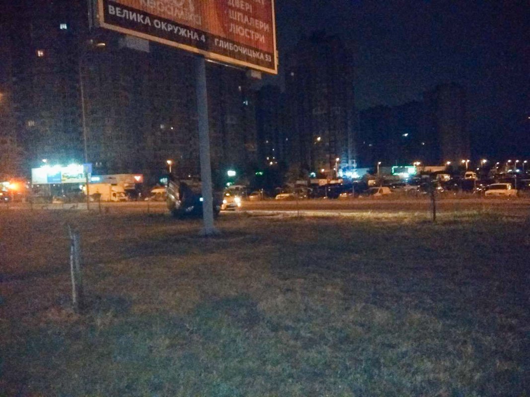 На перекрестке проспекта Петра Григоренко и улицы Анны Ахматовой произошло ДТП