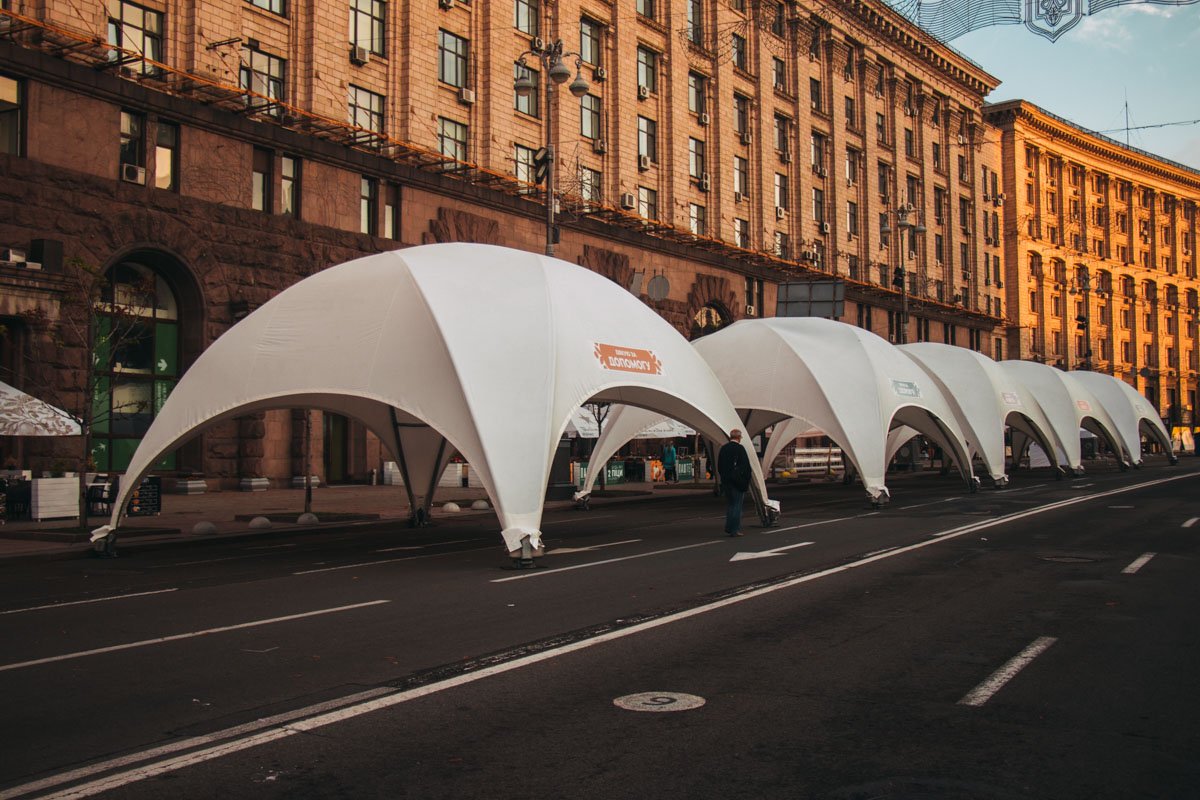 Огромные палатки на День благодарения Огромные палатки на День благодарения