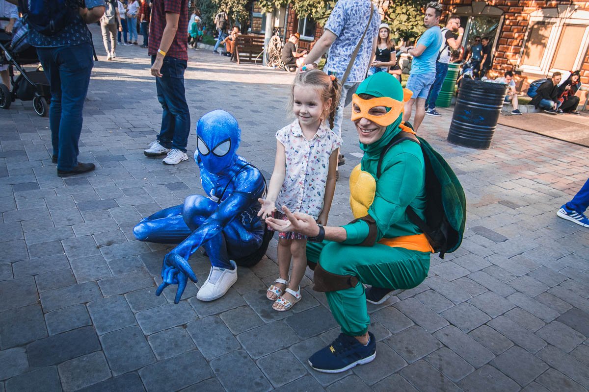 Вот они и познакомились - Человек-паук и Черепашка-ниндзя! Вот они и познакомились - Человек-паук и Черепашка-ниндзя!