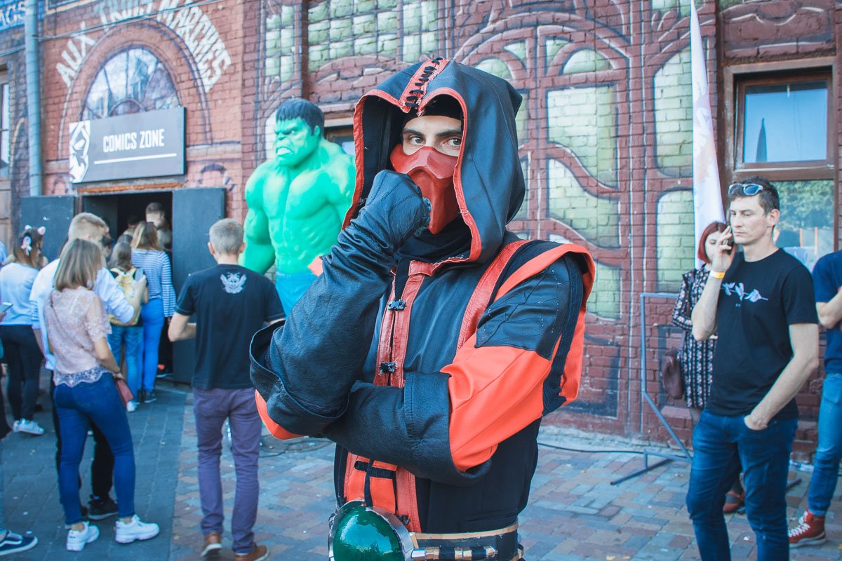 Зло не дремлет, кулак наготове 