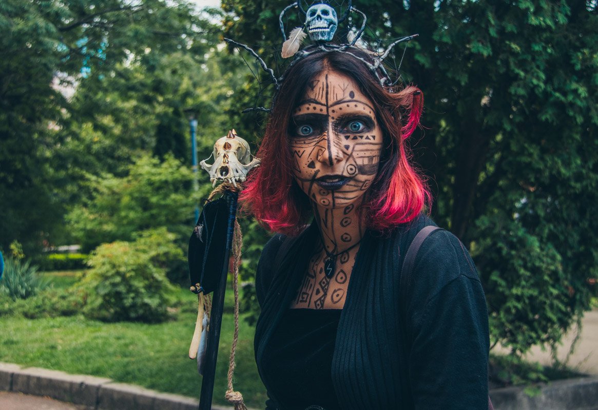 Девушка-некромант Девушка-некромант