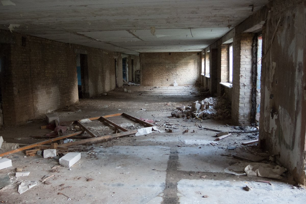 Здание уже много лет служило «ночлежкой» для бездомных Здание уже много лет служило «ночлежкой» для бездомных