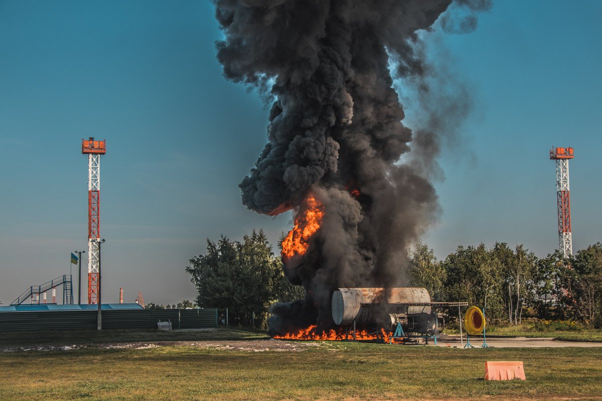 Хорошо, что это все было понарошку Хорошо, что это все было понарошку