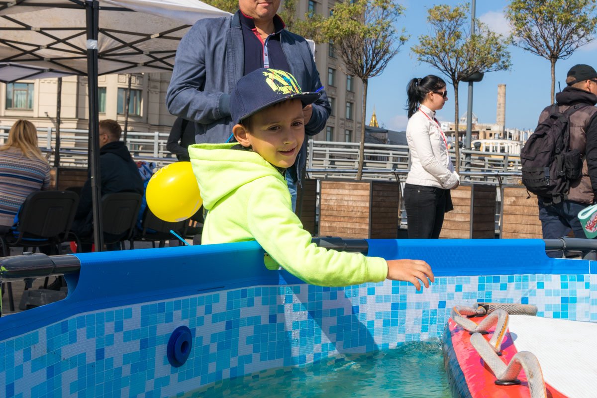А кто-то выбирает более безопасные развлечения А кто-то выбирает более безопасные развлечения