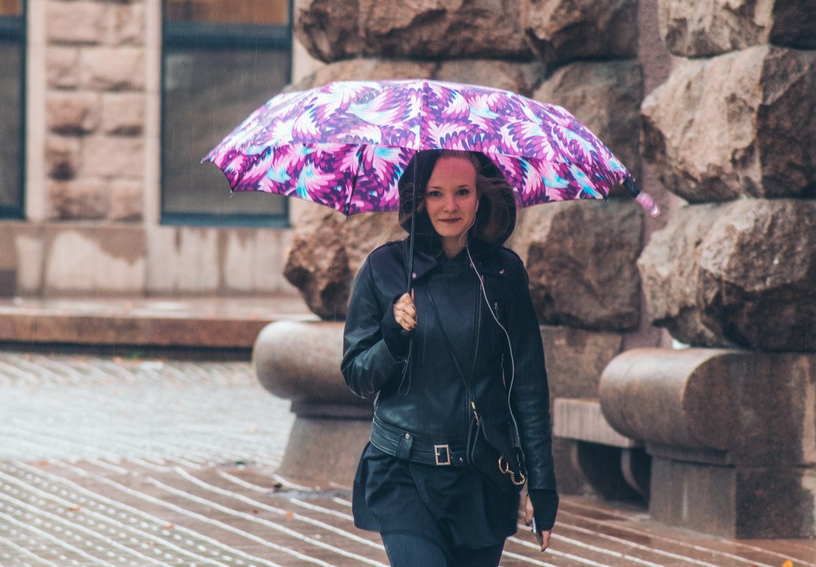 Берите яркий зонтик, чтобы не унывать в дождливую погоду Берите яркий зонтик, чтобы не унывать в дождливую погоду