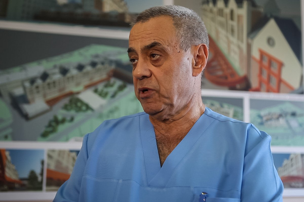 Александр Хитрик - директор детской областной больницы на Космической