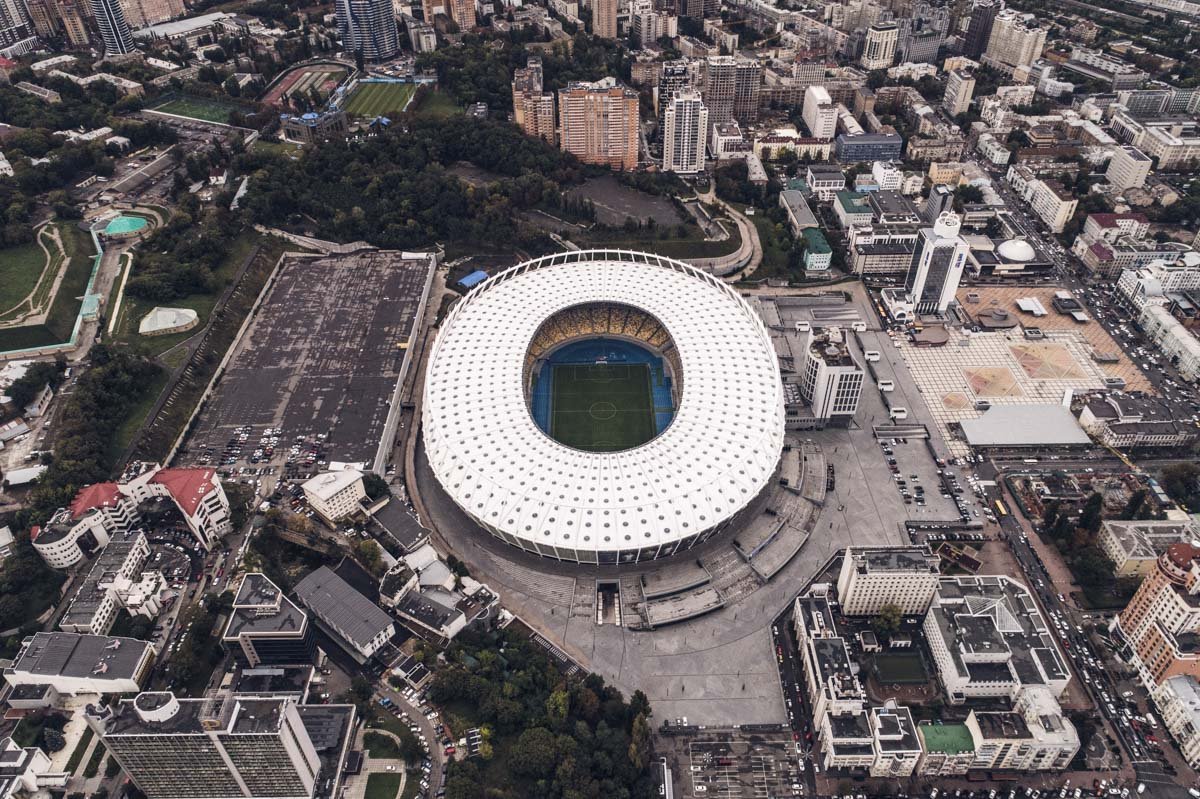 Совсем скоро зеленый газон останется лишь на НСК Олимпийском