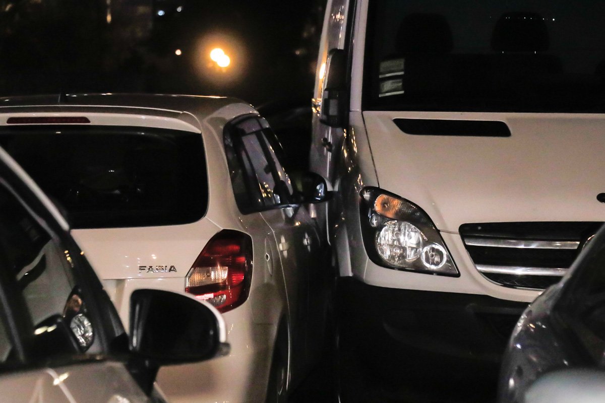 Таксист Uklon врезался с припаркованный Sprinter