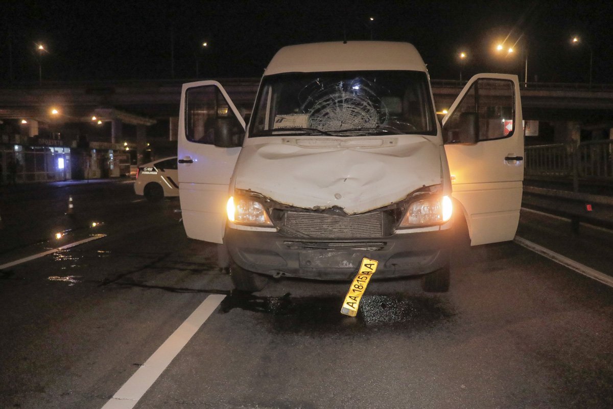 25 сентября, в Киеве на Столичном шоссе произошло смертельное ДТП 25 сентября, в Киеве на Столичном шоссе произошло смертельное ДТП