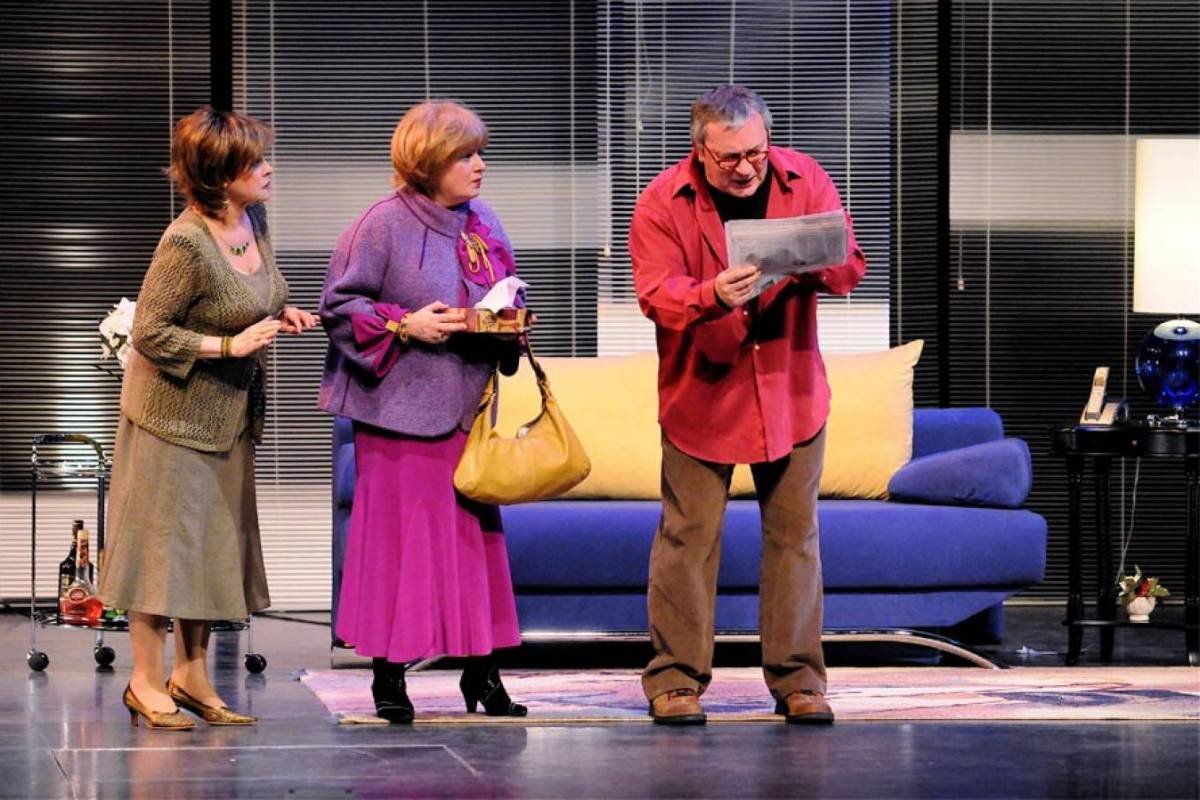 Продолжительность спектакля – 2 часа 30 минут, с антрактом