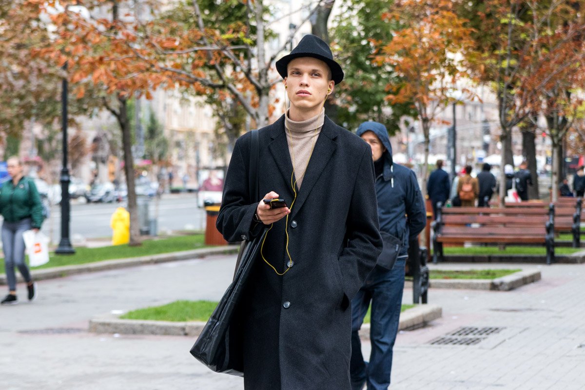 Пришло время снимать с вешалок модные пальтишка 