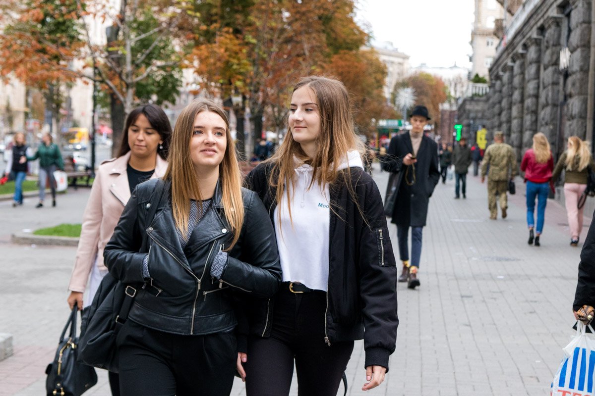 А привыкать к застегнутым курткам так не хочется