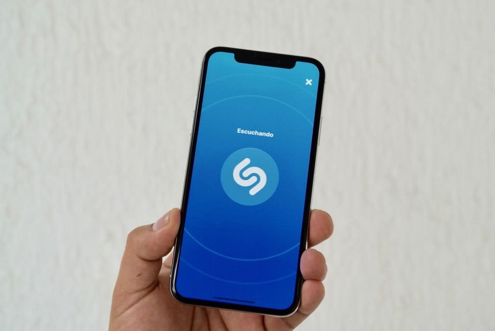 Apple выкупила права на Shazam Apple выкупила права на Shazam