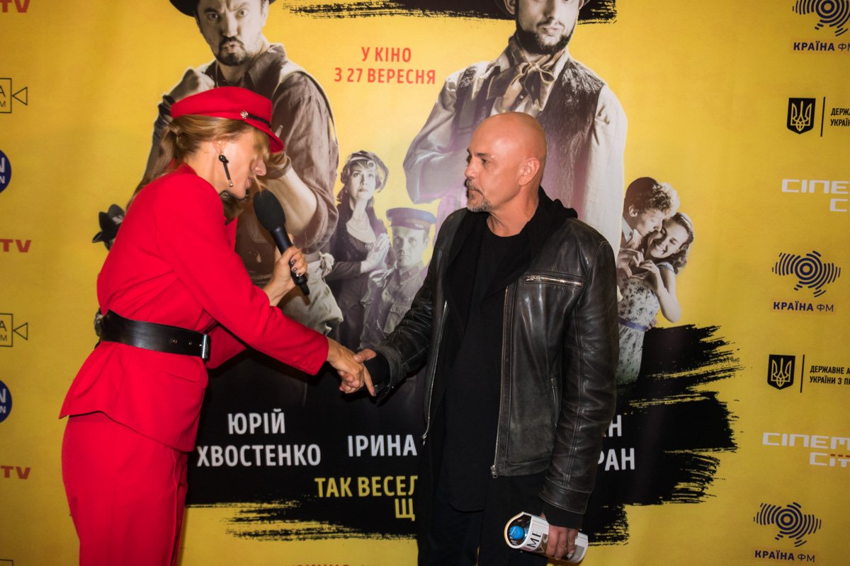 Допремьерный показ не обошелся без Кати Осадчей: интервьюирует Раду Поклитару 