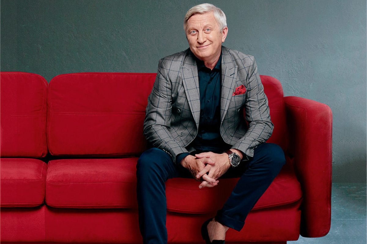 Спектакль впечатляет режиссерским замыслом и талантливой актерской игрой