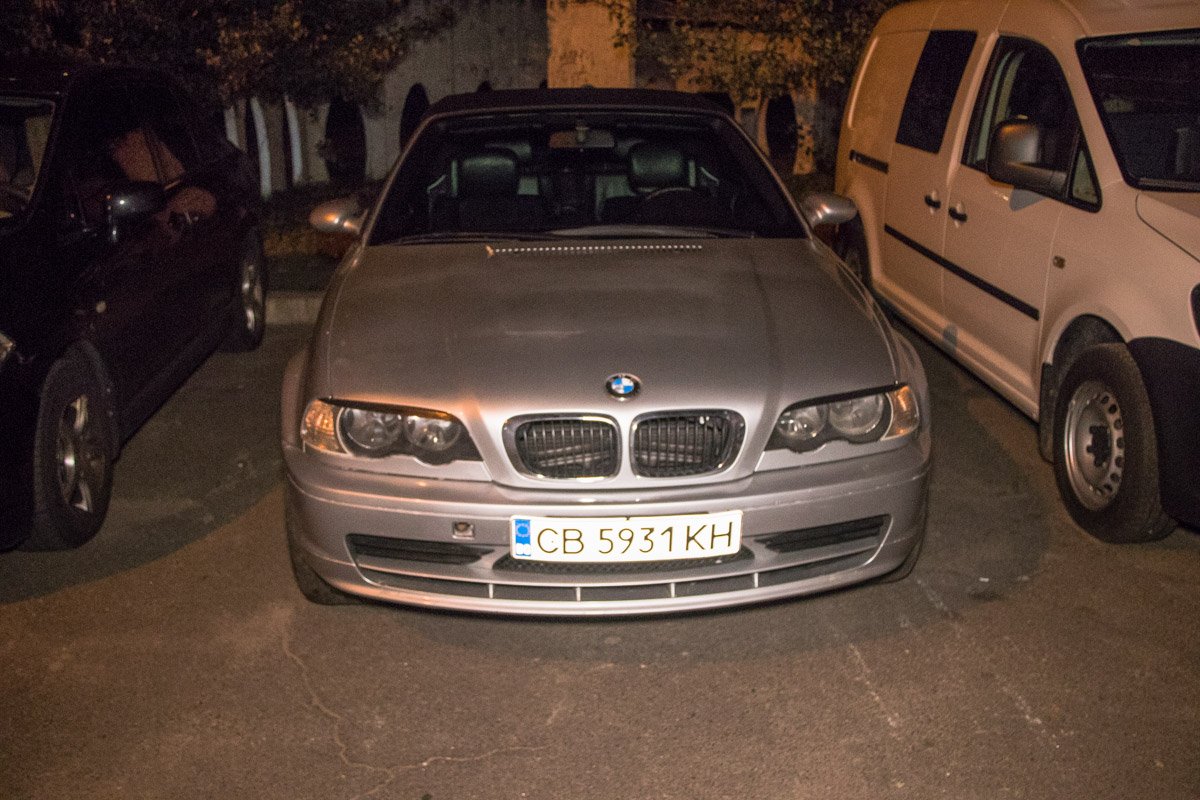 Автомобиль доставили эвакуатором в район жилмассива Троещина