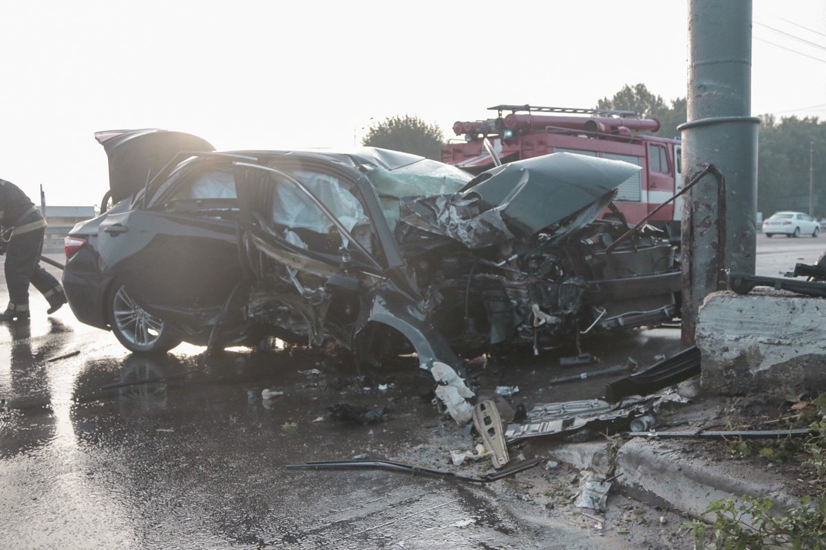 Водителя с многочисленными травмами забрала скорая помощь