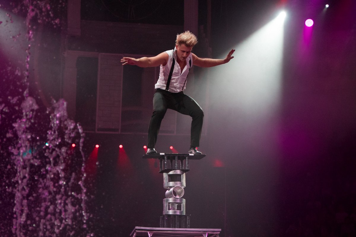 Удержать равновесие непросто