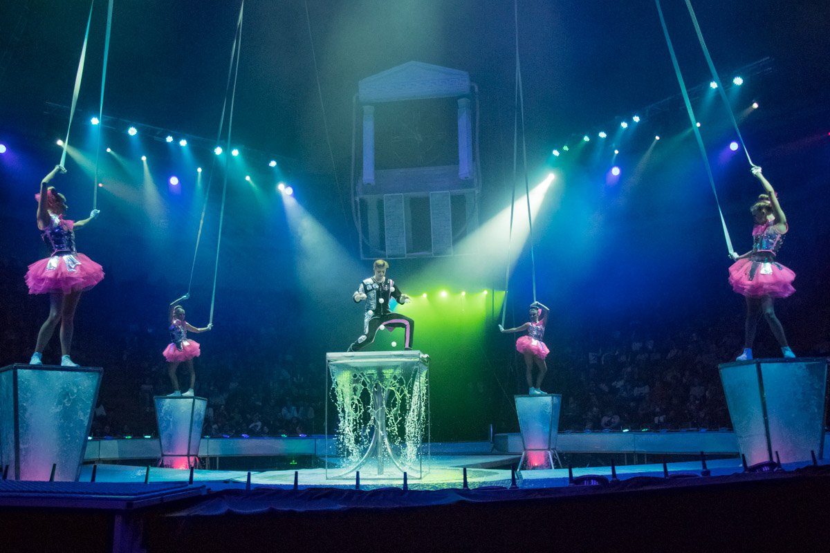 Фонтаны - яркое дополнение к любому номеру