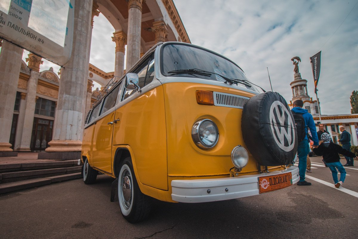 На ВДНГ собраны автомобили с разных стран 