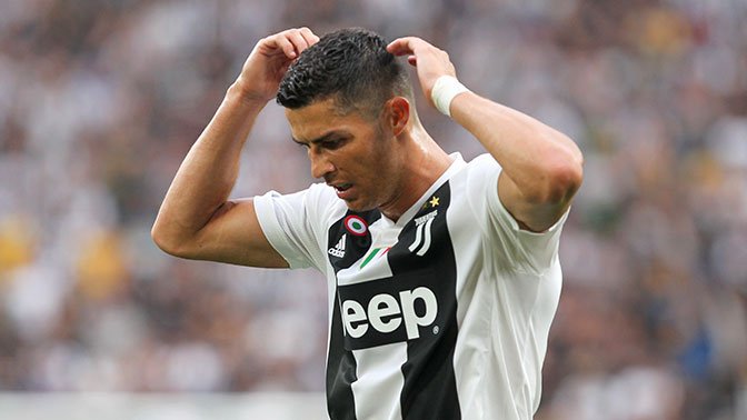 Звезду футбола обвинили в изнасиловании