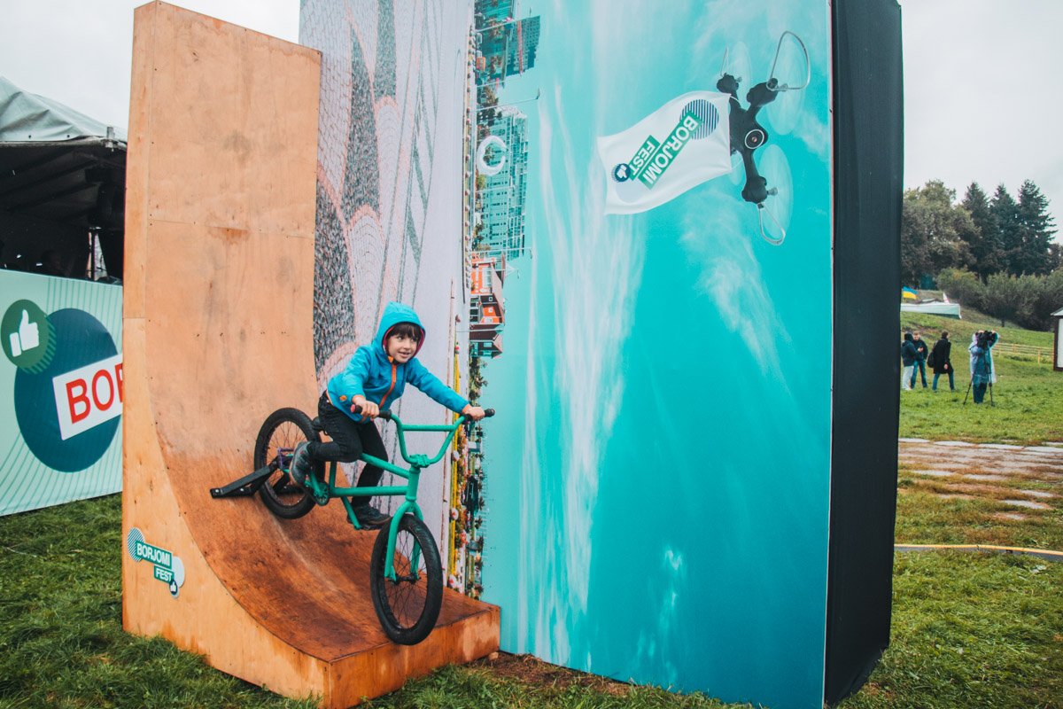 Интерактивные фотозоны по всей территории феста Интерактивные фотозоны по всей территории феста