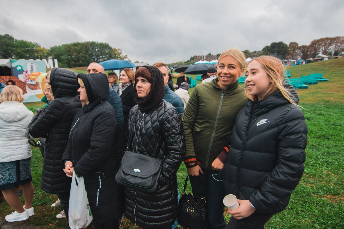 Увлеченные сценой и камерами Увлеченные сценой и камерами