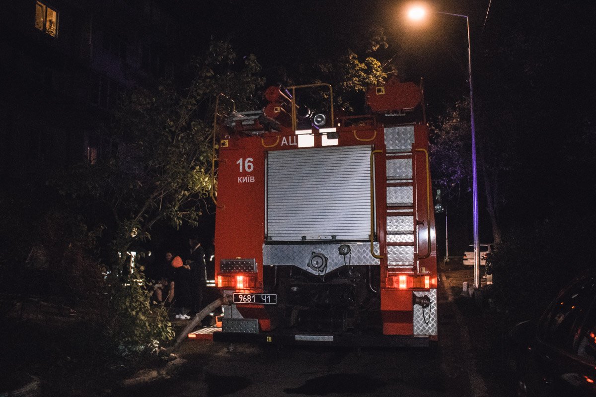 На Березняках произошел пожар в квартире На Березняках произошел пожар в квартире