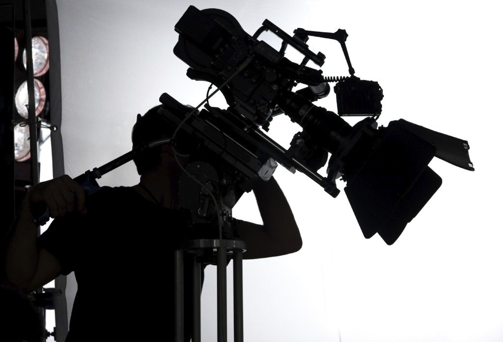 Режиссеры бывают двух видов: одни думают, что они боги, другие знают это точно Режиссеры бывают двух видов: одни думают, что они боги, другие знают это точно