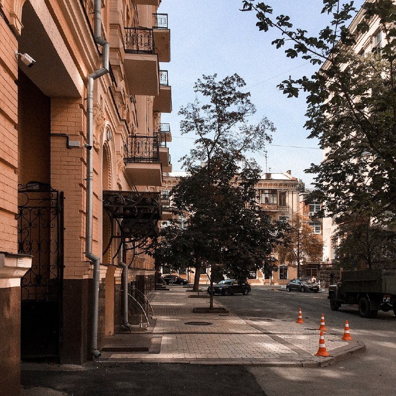Тихие и уютные осенние улицы Киева. Фото: @nastasiamaltseva Тихие и уютные осенние улицы Киева. Фото: @nastasiamaltseva