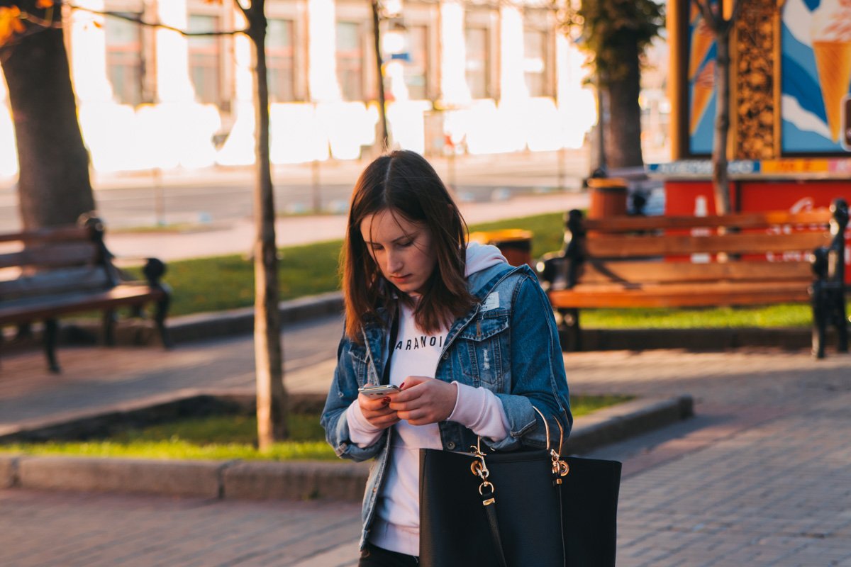 Какая же прогулка без телефона