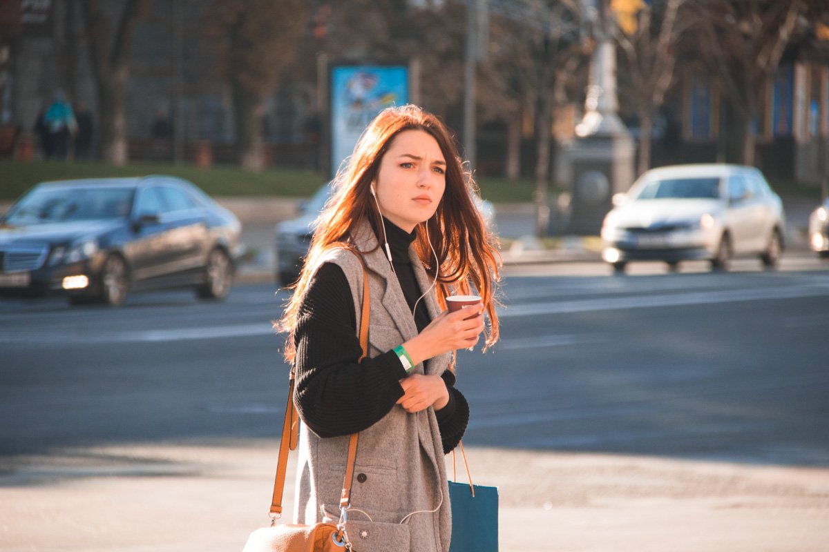 Кого же она ищет?