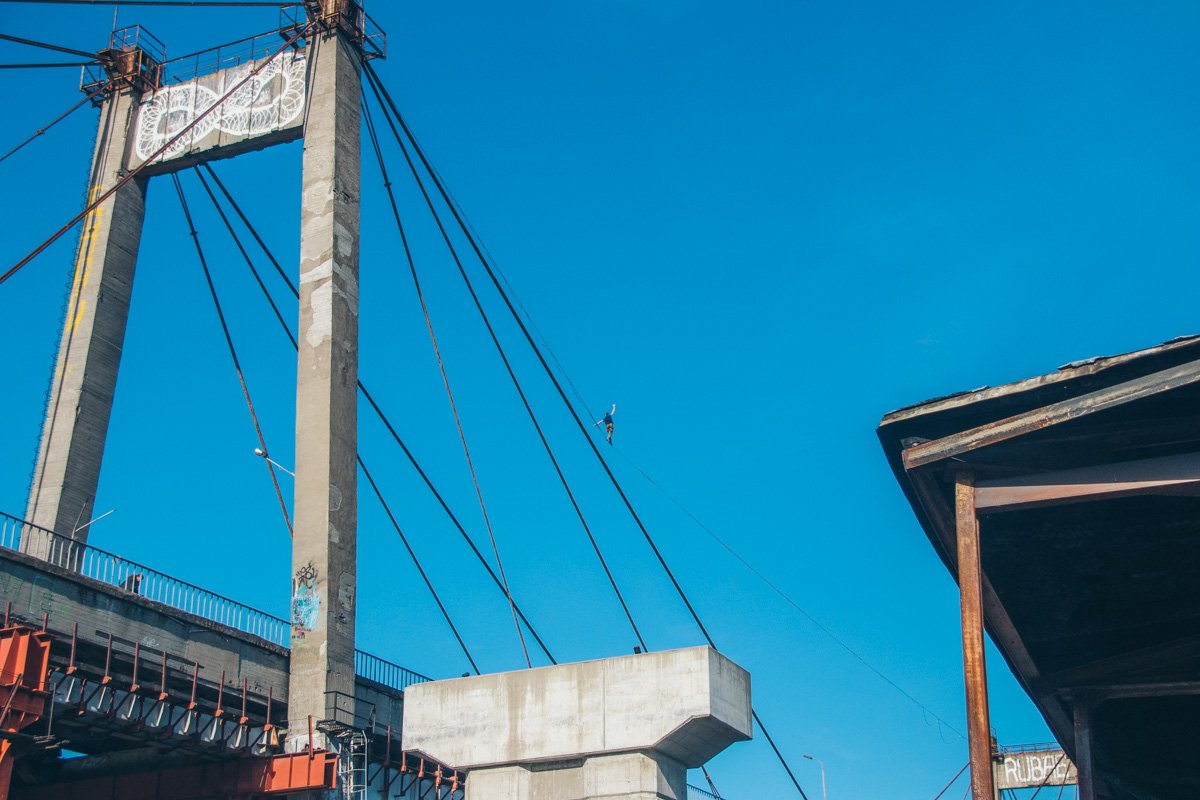 Парни использовали страховку