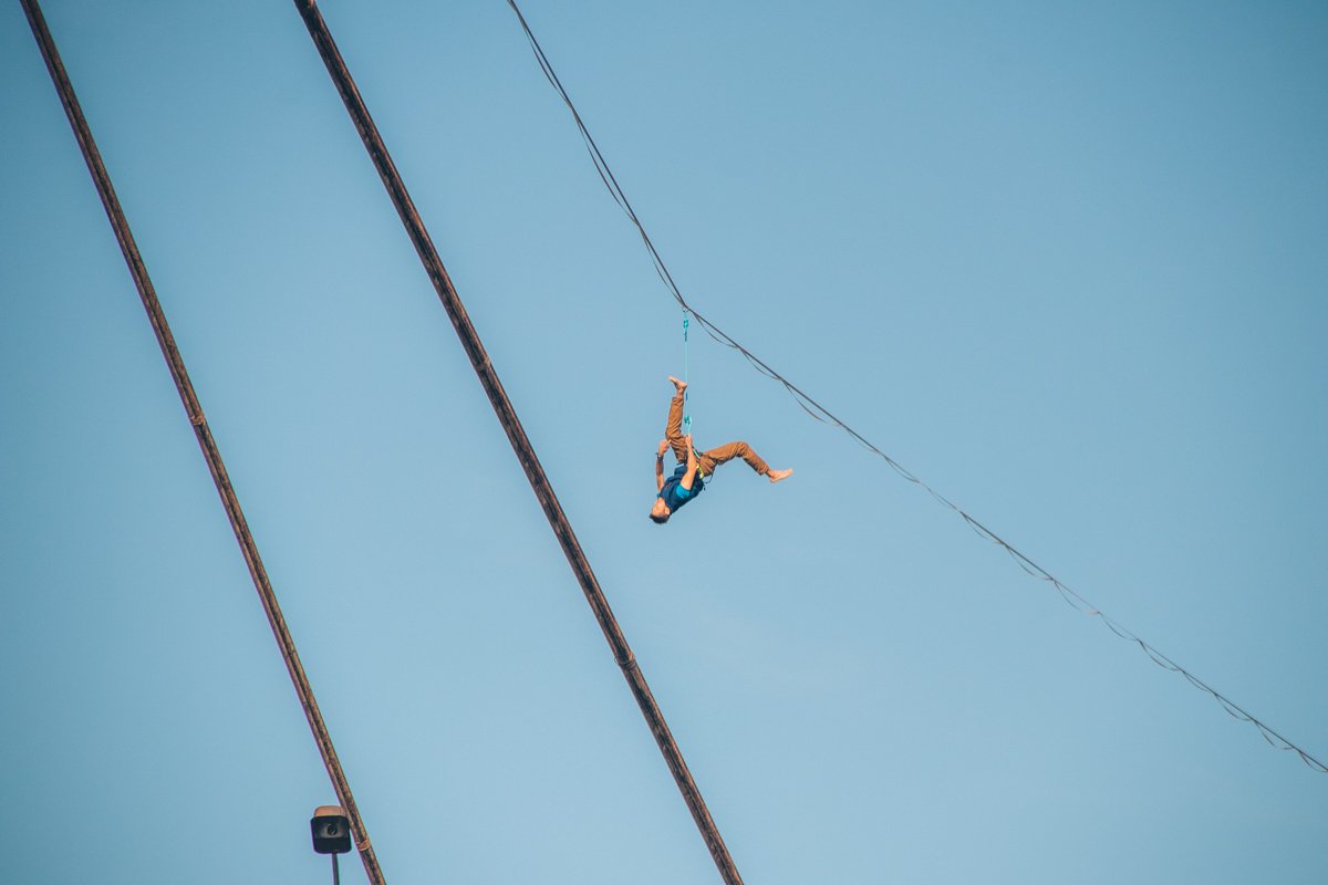 Необычное "шоу" началось около 14:00