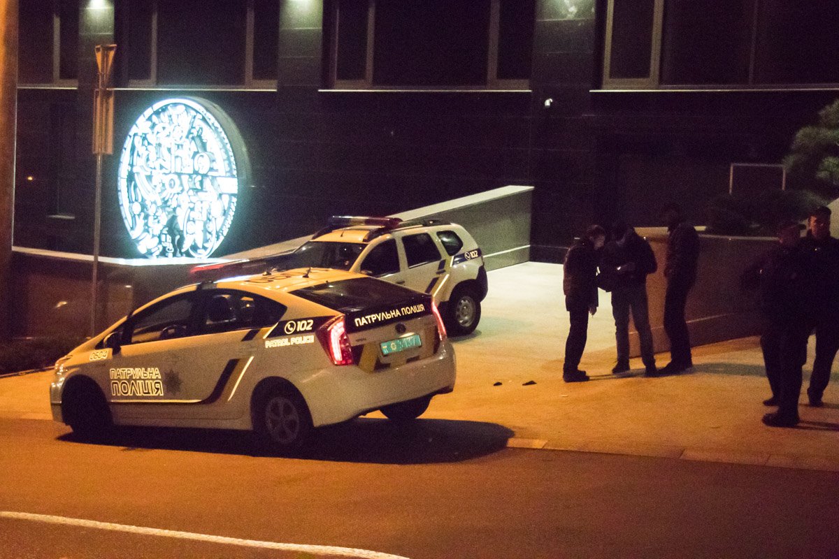 Злоумышленники бросили гранату и ранили одного полицейского