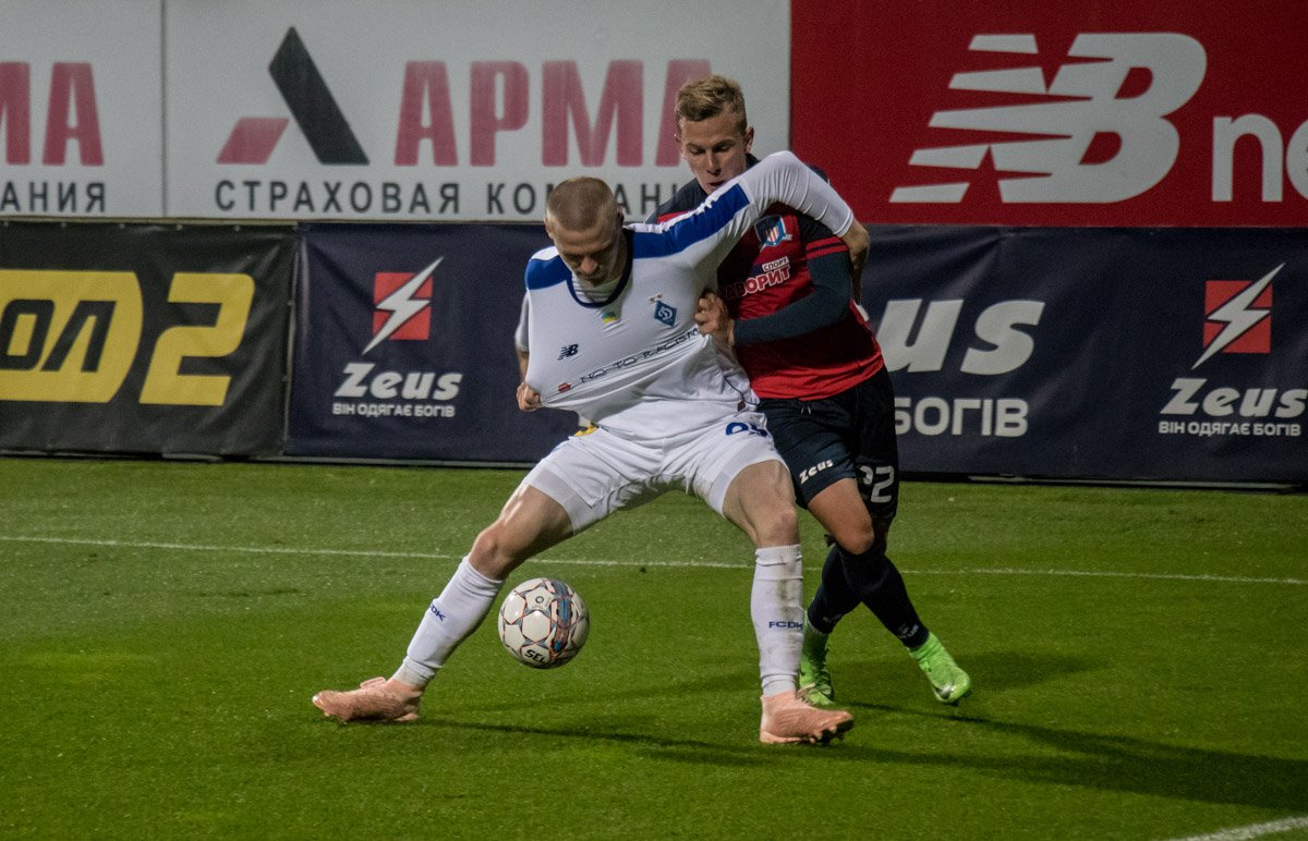 Матч проходил в упорной борьбе Матч проходил в упорной борьбе