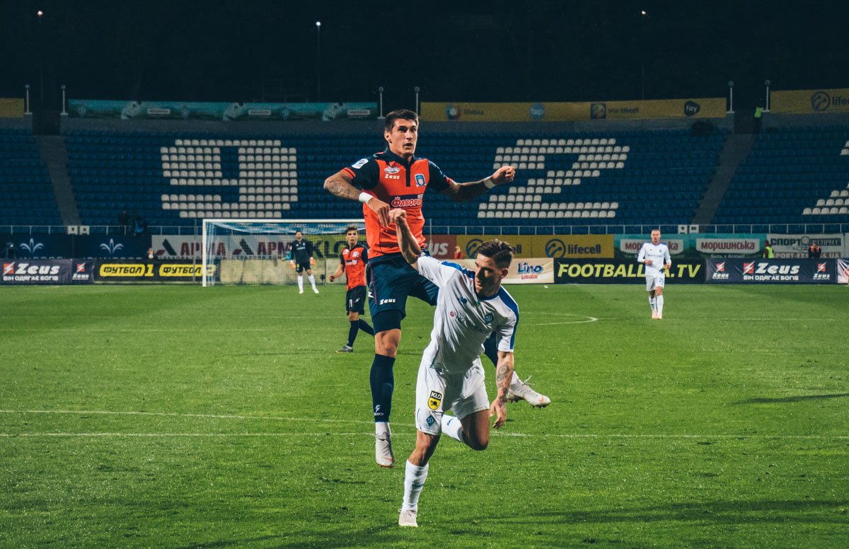 Упорная борьба на каждом клочке поля Упорная борьба на каждом клочке поля