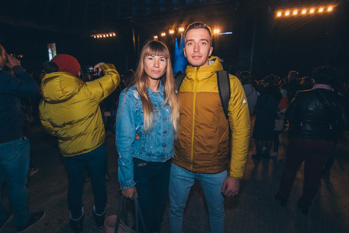 Обязательно отправьте фото другу, если найдете его на наших фото 