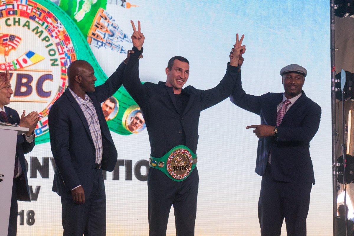 Владимир Кличко стал обладателем чемпионского пояса WBC Владимир Кличко стал обладателем чемпионского пояса WBC