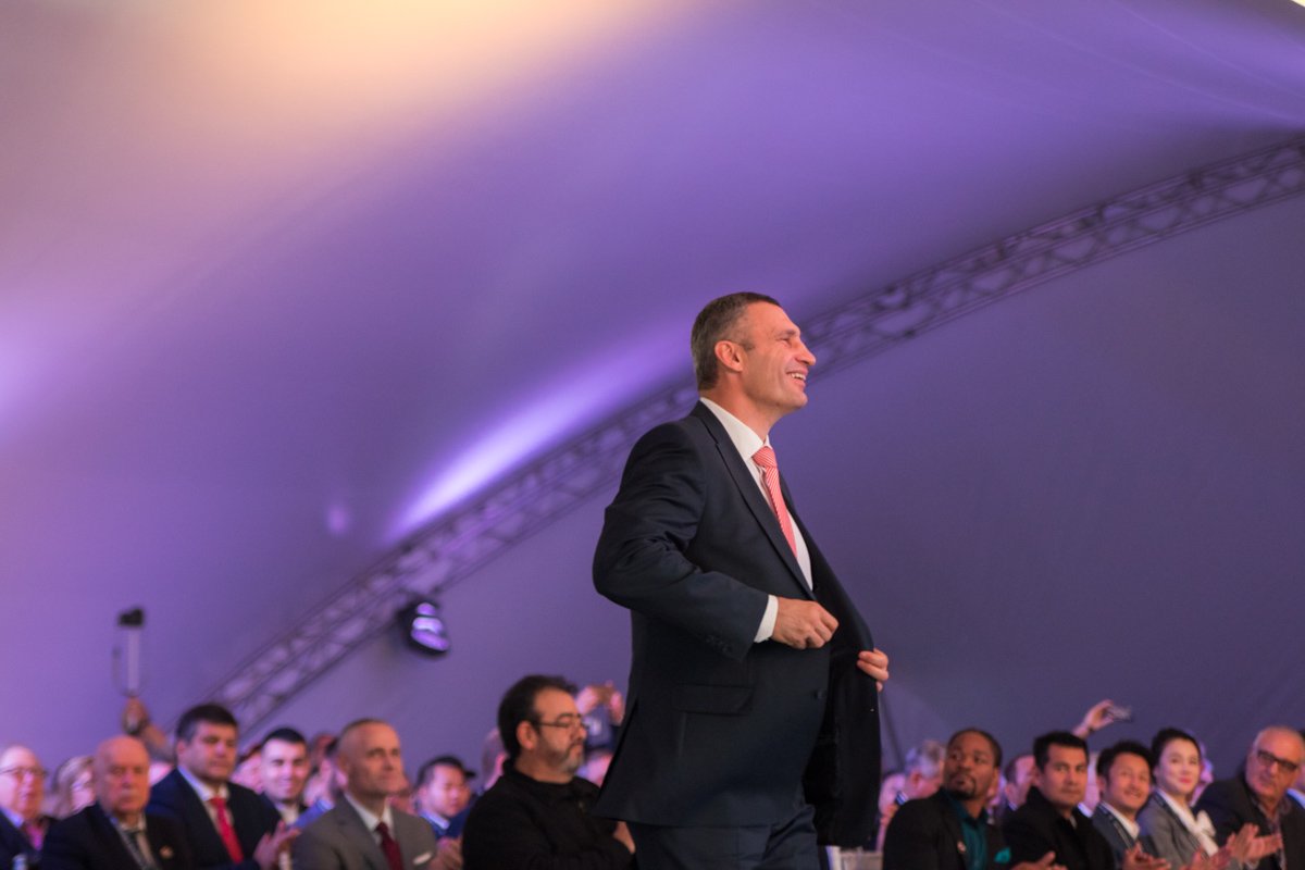 Иностранные гости посыпают комплиментами мэра Киева Иностранные гости посыпают комплиментами мэра Киева