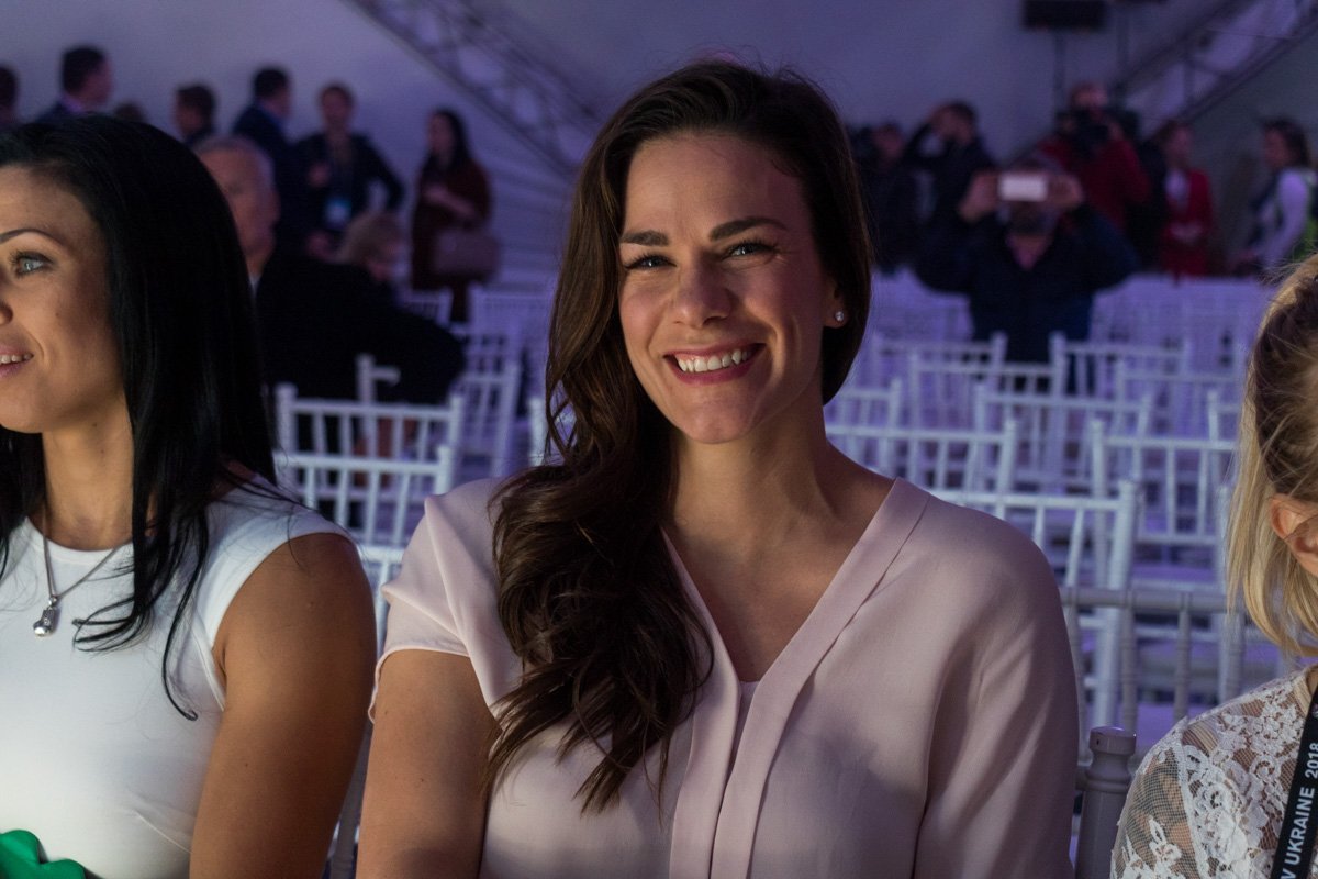 Счастливые представительницы конгресса Счастливые представительницы конгресса