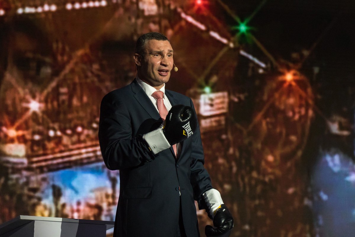 Талантливая актерская игра Виталия Кличко Талантливая актерская игра Виталия Кличко