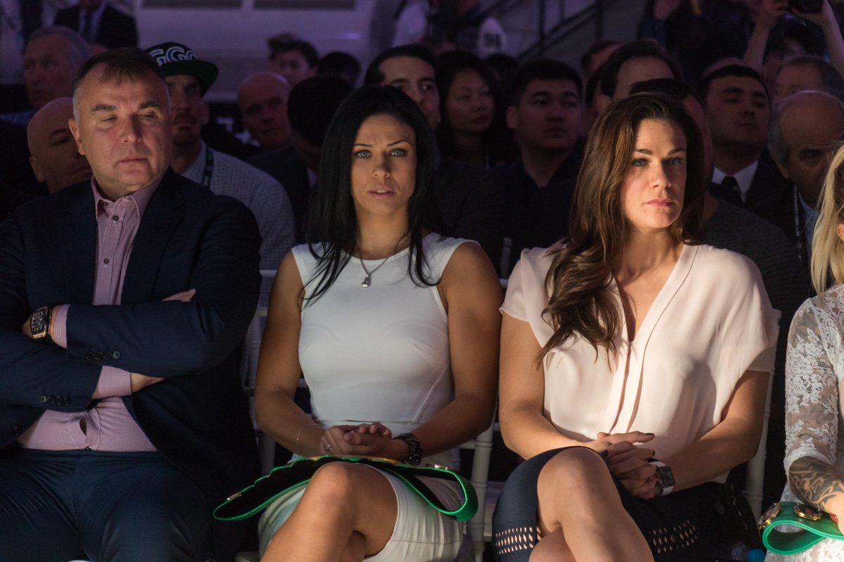 На церемонии присутствовала публика со всего мира На церемонии присутствовала публика со всего мира