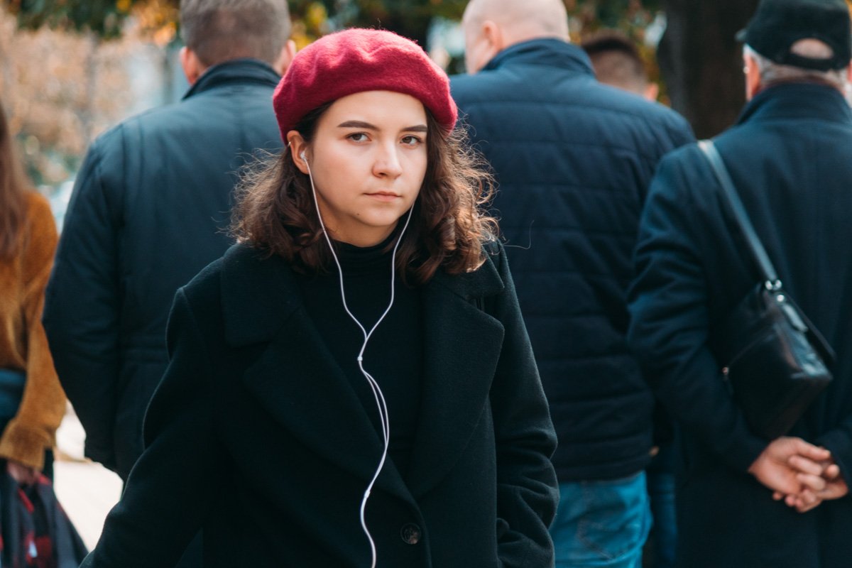 Можно только догадываться, но она, наверное, случает французские мотивы