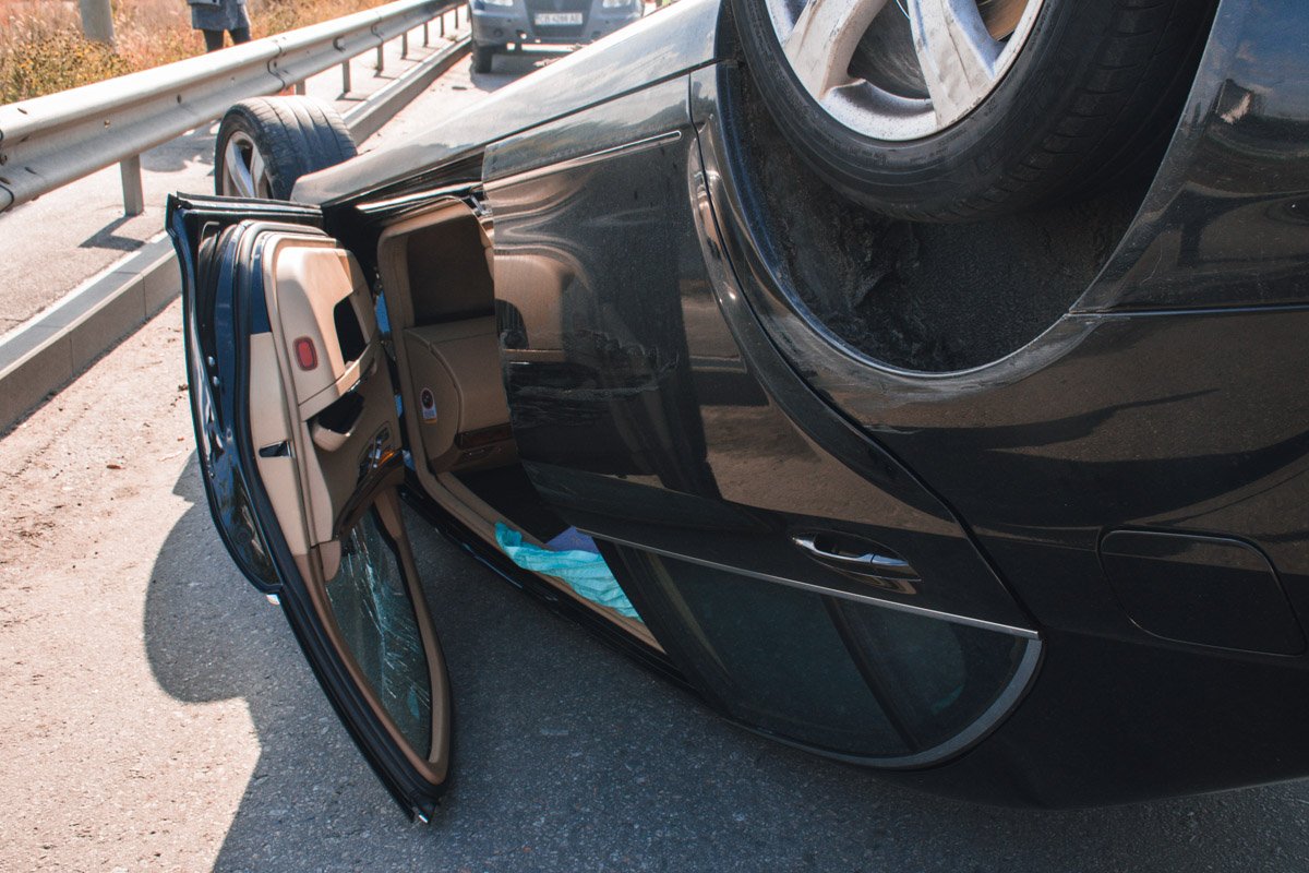 По словам полицейских, водитель Mercedes был в состоянии алкогольного опьянения 