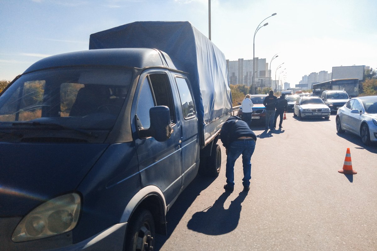 Автомобили "Газель" и KIA почти не повреждены, их водители не пострадали