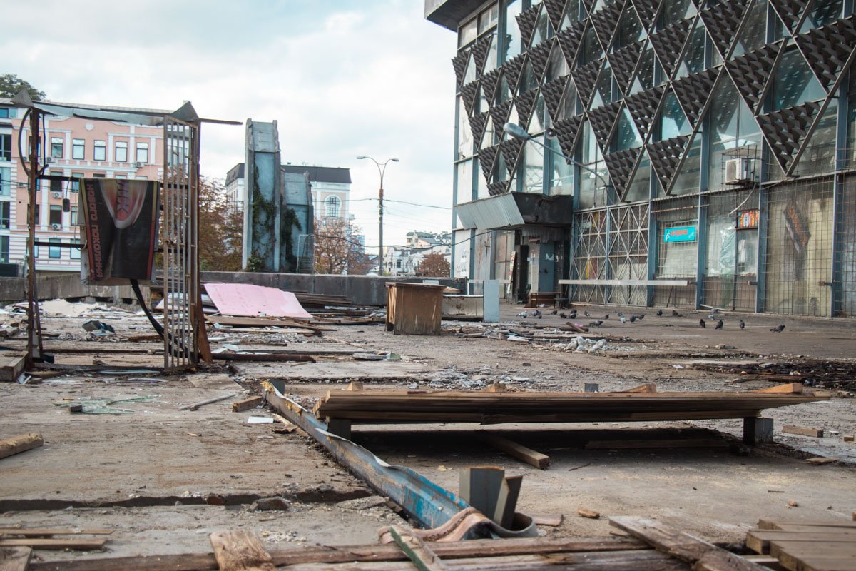 Неделю назад здесь были десятки киосков Неделю назад здесь были десятки киосков